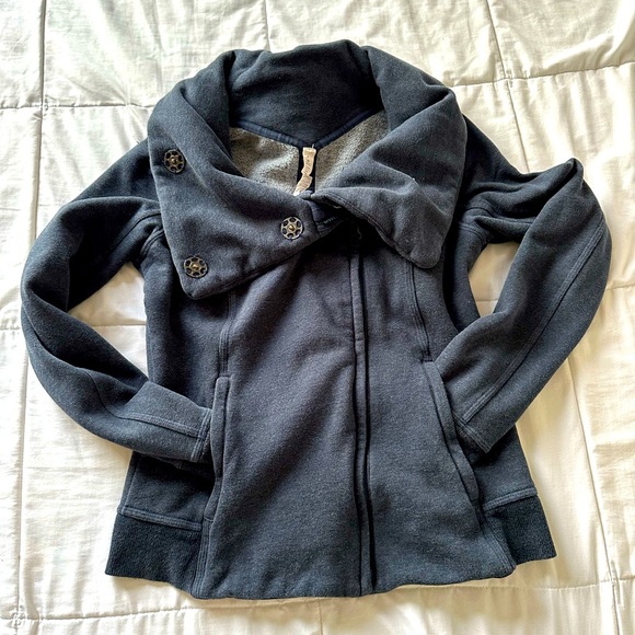 Lululemon zip up - Picture 1 of 3